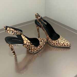 Gianni Bini ankle strap leopard heel size 8.5